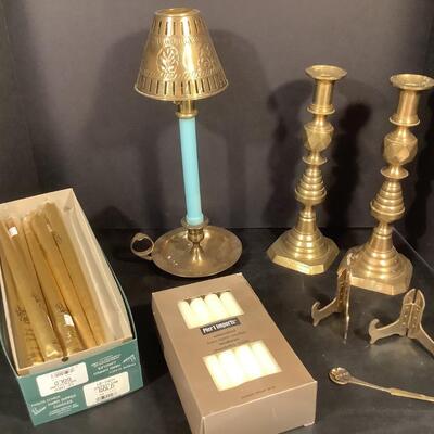 A - 192 Antique Brass Beehive Push-up Candlestick Holder/Finger Candle Holder