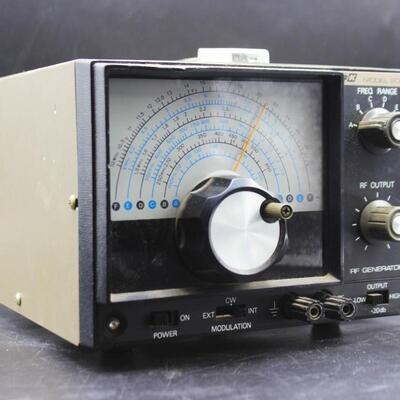 Vintage B&K Model 2050 RF Signal Generator