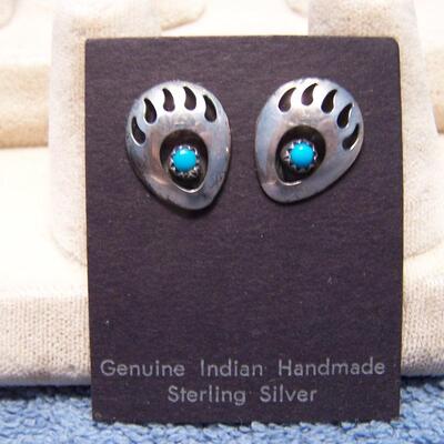LOT 7  NATIVE AMERICAN TURQUOISE BEAR PAW/DANGLE MOTHER OF PEARL EARRINGS