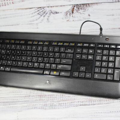Logitech K800 Wired Keyboard