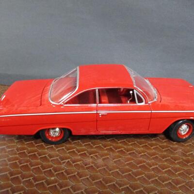 ERTL 1951 Mercury & Maisto 1962 Chevrolet Bel Air Scale 1/18