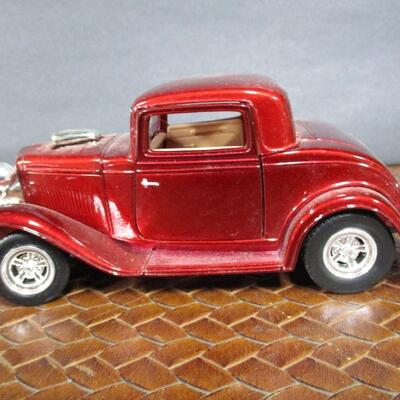 1932 Ford Coupe Scale 1/24 & 1932 Ford Deuce Hot Rod