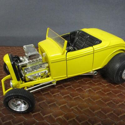 1932 Ford Coupe Scale 1/24 & 1932 Ford Deuce Hot Rod