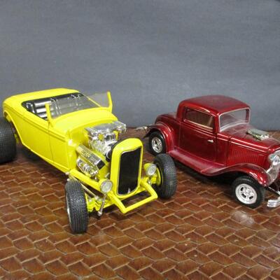 1932 Ford Coupe Scale 1/24 & 1932 Ford Deuce Hot Rod