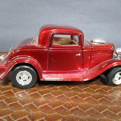 1932 Ford Coupe Scale 1/24 & 1932 Ford Deuce Hot Rod