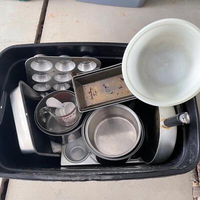 Baking pots and pans