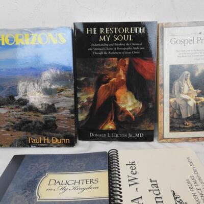 16 pc Religious Books: Daily Word Nov-Dec 2018 -to- Horizons