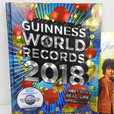 6 Large Books, Guinness World Records, Night Sky, Robert Pattinson