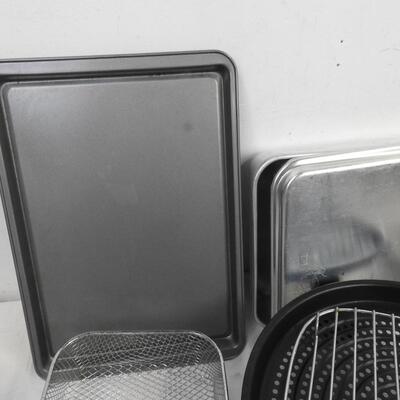 14 pc Kitchen, Cooling Racks, Cookie Pans, Mugs