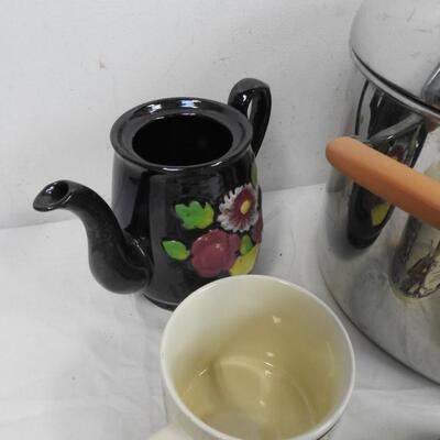 14 pc Kitchen, Green Mugs, Large Pot, Hot Pads, Leaf Bread Plate