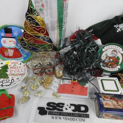 Holiday Lot: Holly Cups, Season's Greetings Tin, Coasters