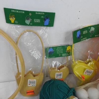 Craft Lot: Craft Paper Holder/Organizer, Decorative Baskets, Yarn