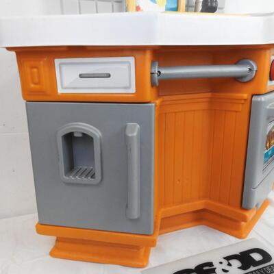 Little Tikes Kitchen Play Set, Orange, Needs Cleaning