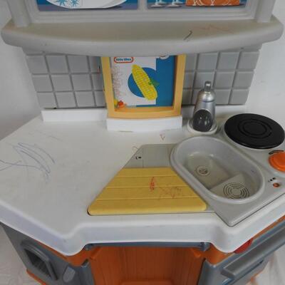 Little Tikes Kitchen Play Set, Orange, Needs Cleaning