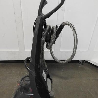 Bissell Carpet Cleaner: Pro Heat 2X Healthy Home Pet. Turns On