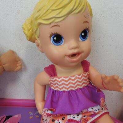 11 pc Toys: 5 Dolls, Minnie Mouse Lap Desk, Strawberry Shortcake & Cabbage Patch