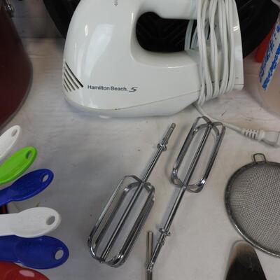 37 pc Kitchen Lot: Griddle Pan, Measuring Cups & Spoons, Hand Mixer, Pot w/ Lid