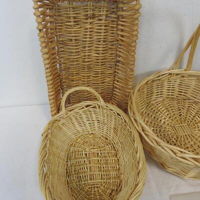 Lot of 4 Wicker Baskets, Rectangle Basket, Circular Baskets