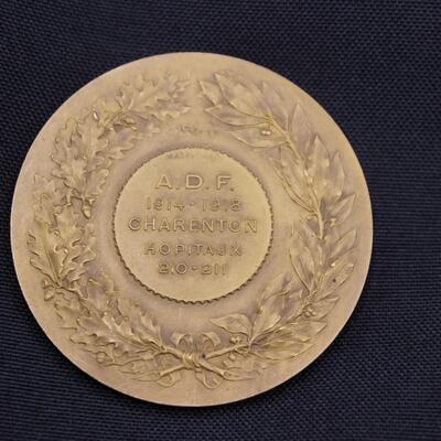 Antique World War I French Table Medal Medical Hospital Service Medal