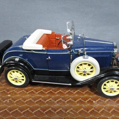 Danbury Mint 1935 Duesenberg SSJ 1/24 & Ford 31 Model A 1931