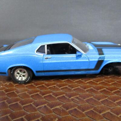 1969 Dodge Charger & 1970 Ford Mustang Scale 1/18