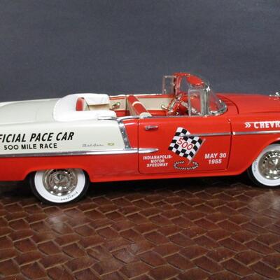 Ertl 1955 Chevrolet Bel Air Convertible Official Pace Car May 30 1955 Scale 1/18