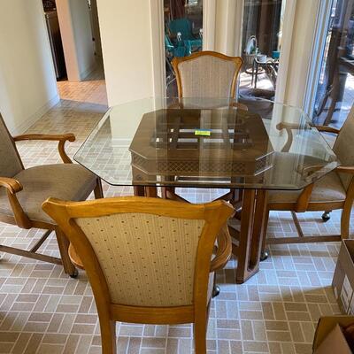 Glass Top Contemporary Kitchen Table and Four Chairs