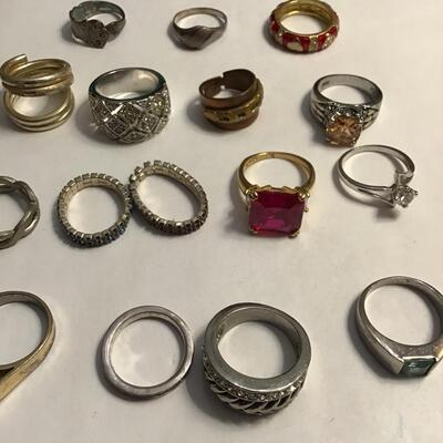 Lot 16 Fashion Jewelry and Vintage Rings