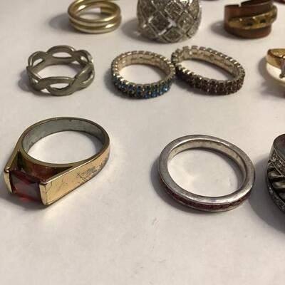 Lot 16 Fashion Jewelry and Vintage Rings