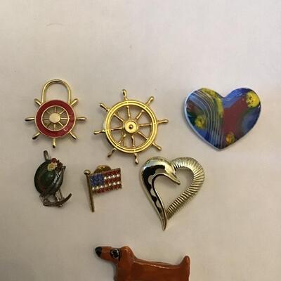 Lot 26 Vintage Costume Jewelry Pins