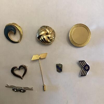 Lot 26 Vintage Costume Jewelry Pins