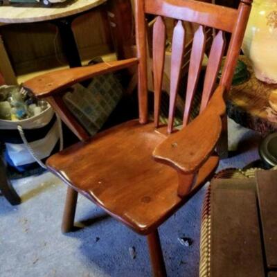 Vintage country chair w/ extra-wide armrests