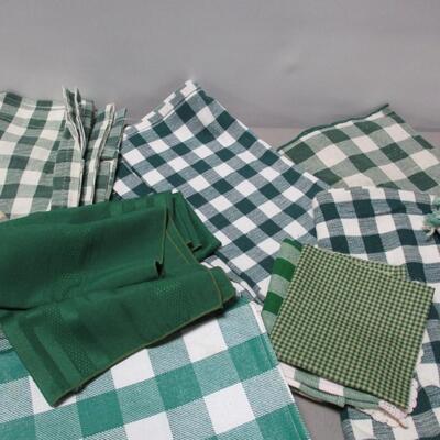 Vintage Fabric - Pot Holders & Table Cloths