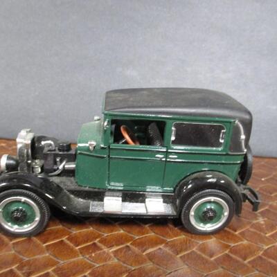 1928 Chevy Imperial - 1931 Ford Model A Scale 1/18