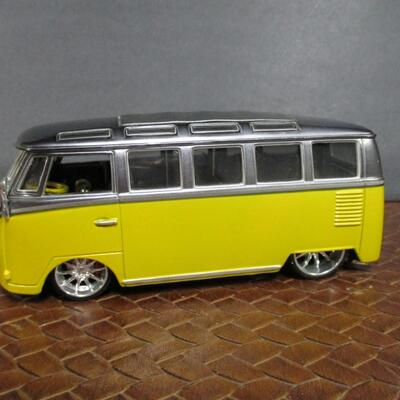 Matiso Volkswagen Van "Samba" Scale 1/25