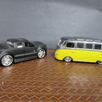 Matiso Volkswagen Van "Samba" Scale 1/25