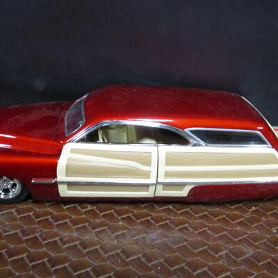 1955 Chevrolet Nemco Scale 1/18 - 1950 Mercury Woody