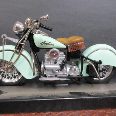 1942 Indian 442 Diecast Model