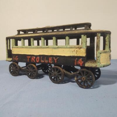 Cast Iron Tractor & Trolley