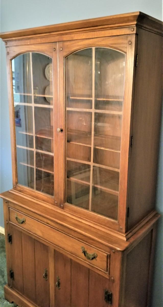 Lot 91 Vintage Oak China