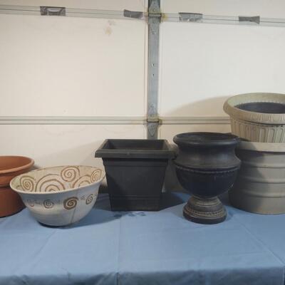 Planters & Pots