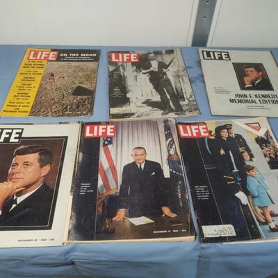Vintage Magazines & Collectibles
