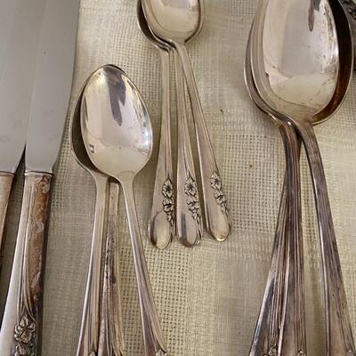 International Sterling Silver Blossom Time Pattern Flatware Set 1477 Grams