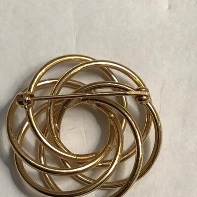 A Group of 4 14KT Gold Pieces of Jewelry