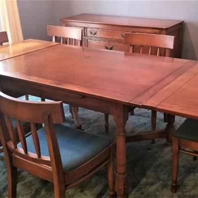 Lot #106  Vintage Oak Dining Room Table and Six Chairs