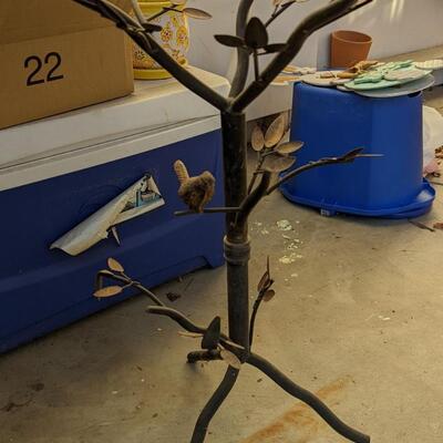 #16 Bird Iron Bath Stand