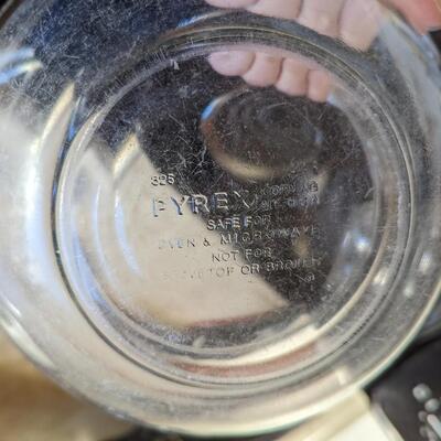 #19 Pyrex bowls