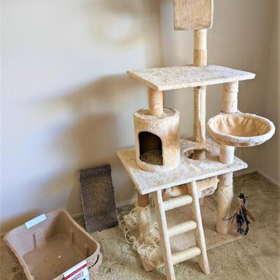 #24 Cat tree, scratch, Two new disposable cat pans
