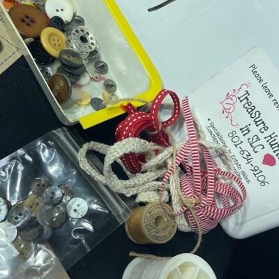 Button Lot