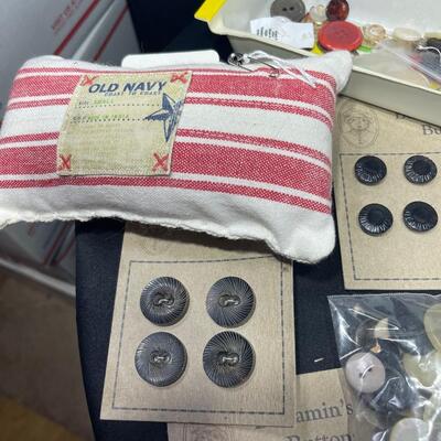 Button Lot